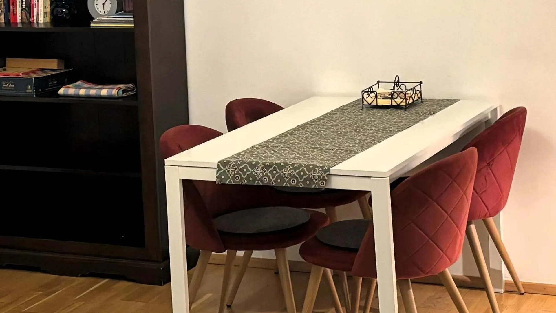 Apartment Ruhige Stadtwohnung Mit Balkon Vienna