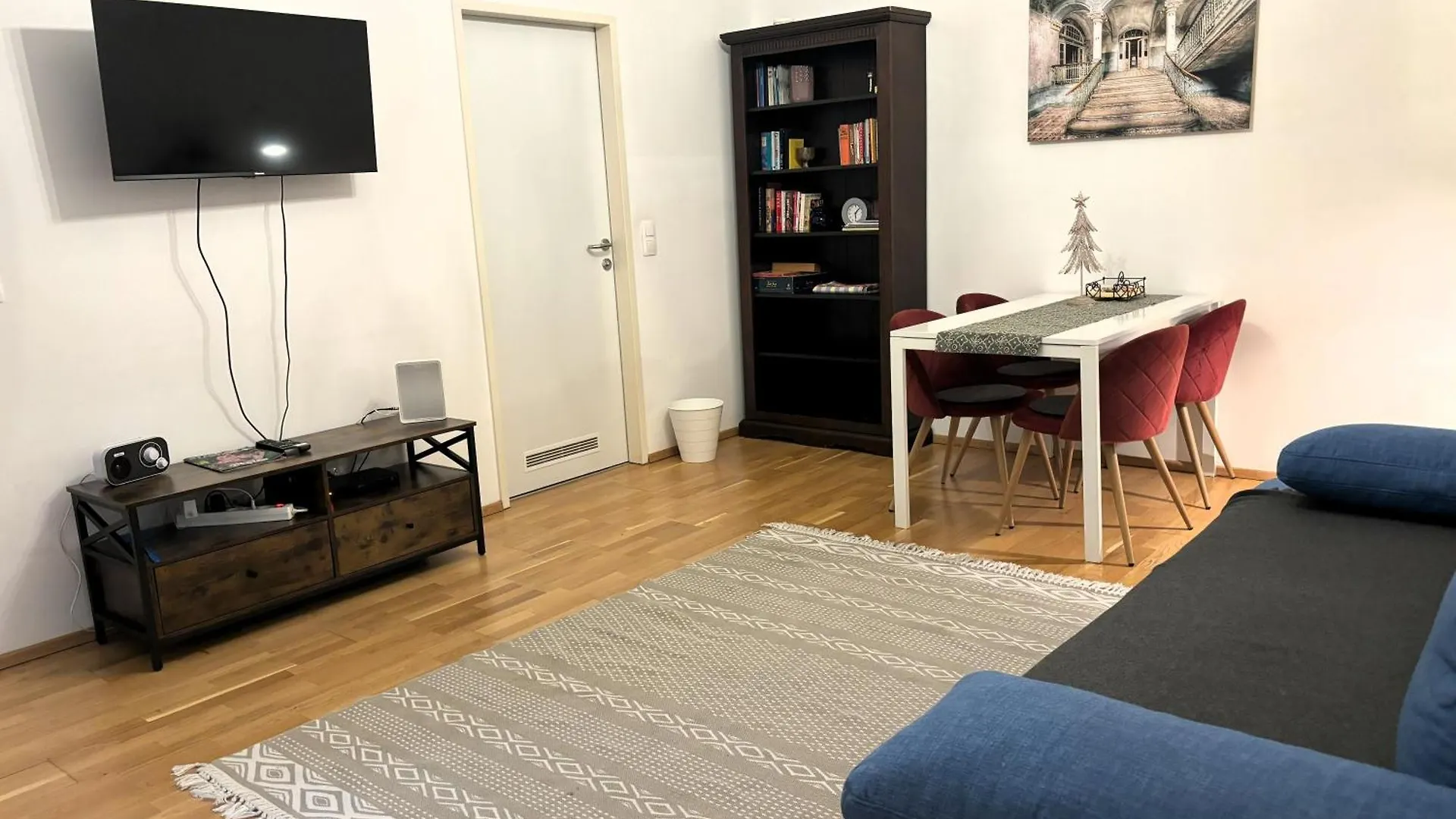 Ruhige Stadtwohnung Mit Balkon Vienna