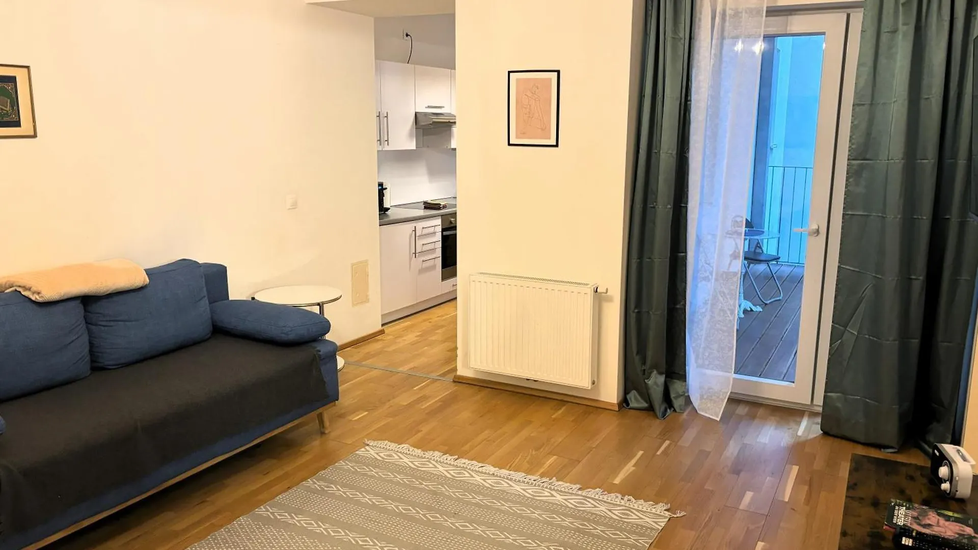 Ruhige Stadtwohnung Mit Balkon Vienna Austria